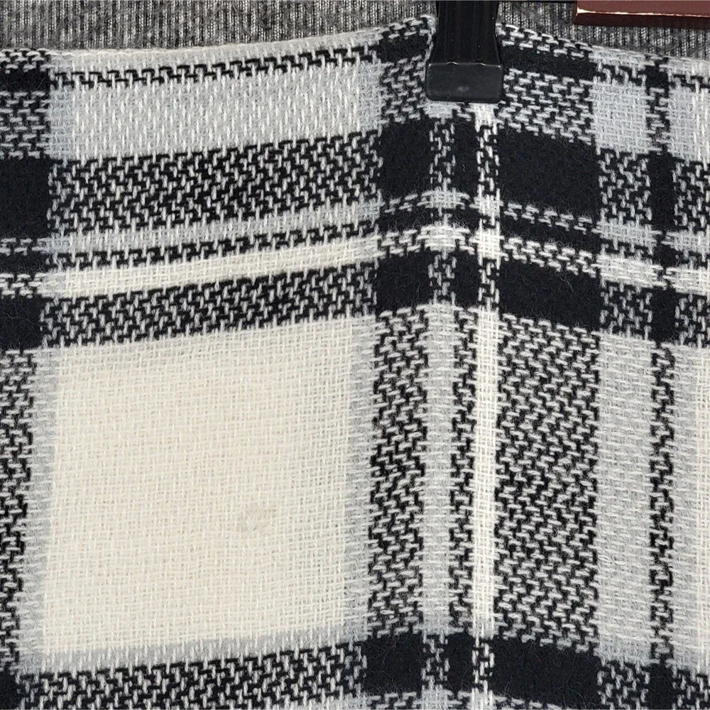 ModCloth Wrap Scarf Womens Black White Tartan Plaid Soft Fringed Shawl 56x28